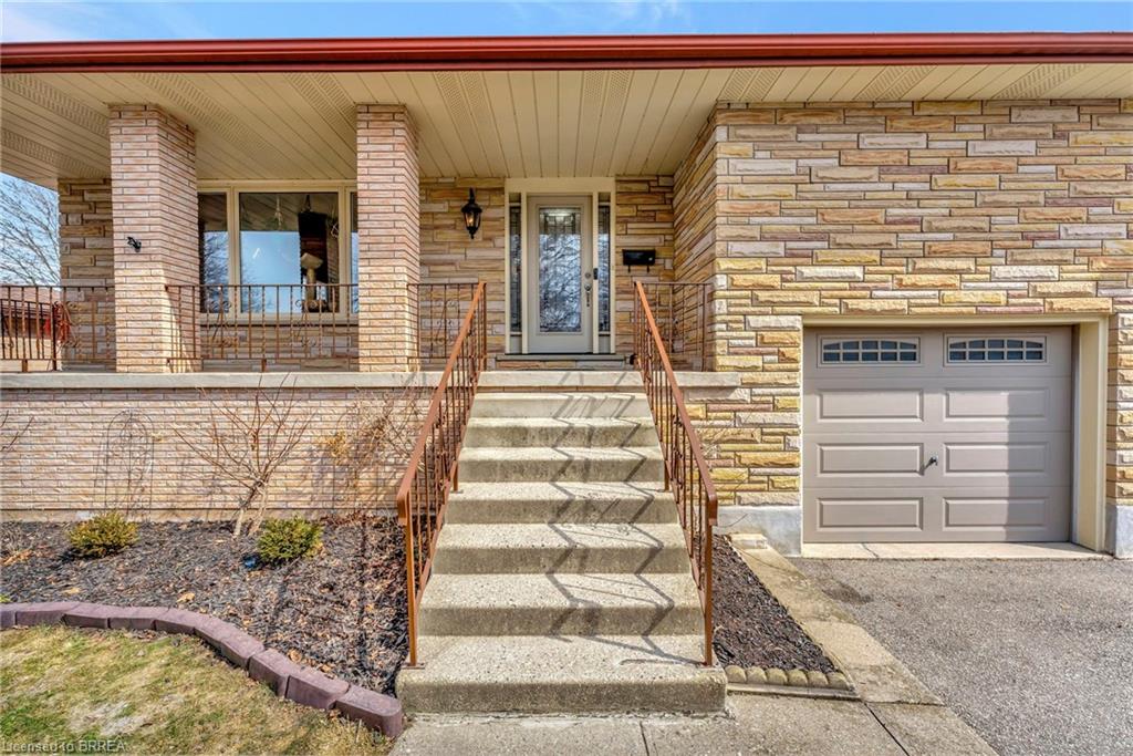 18 Sprucehill Drive Property Photo 4