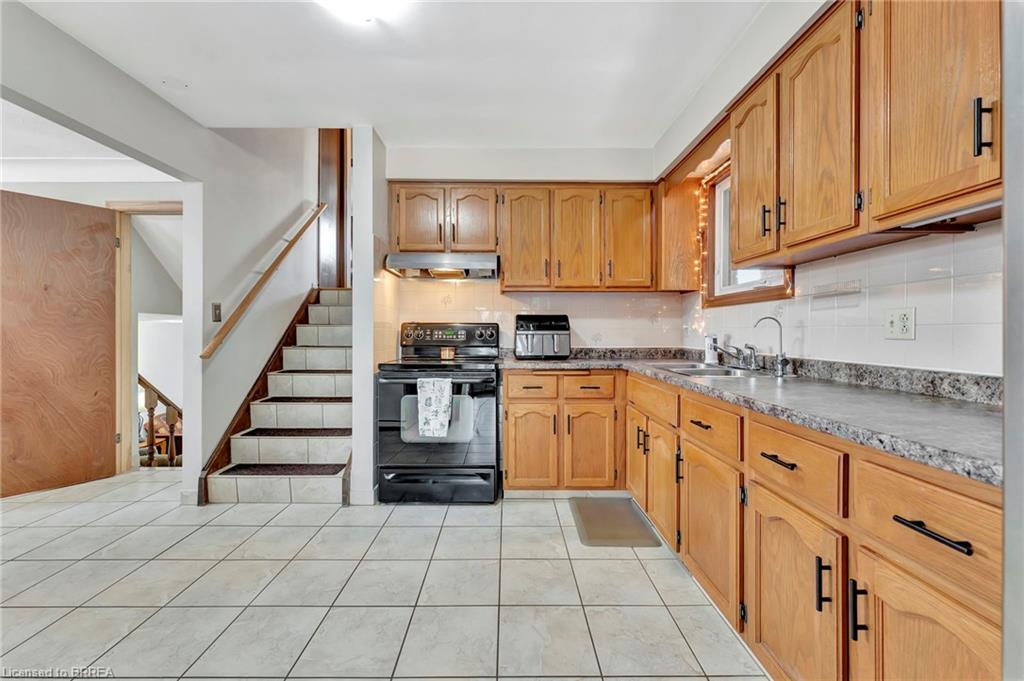 18 Sprucehill Drive Property Photo 11