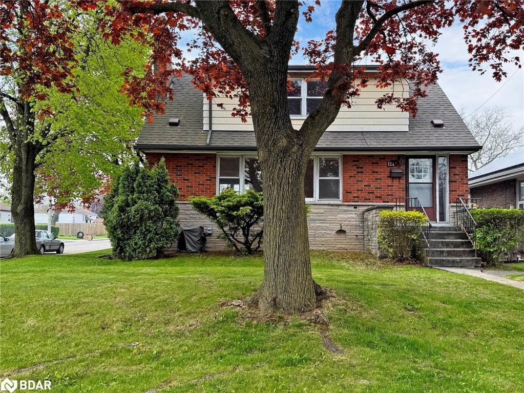 124 Mcelroy Road E Property Photo 3