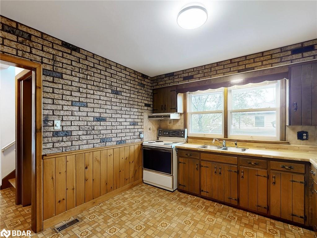 124 Mcelroy Road E Property Photo 12