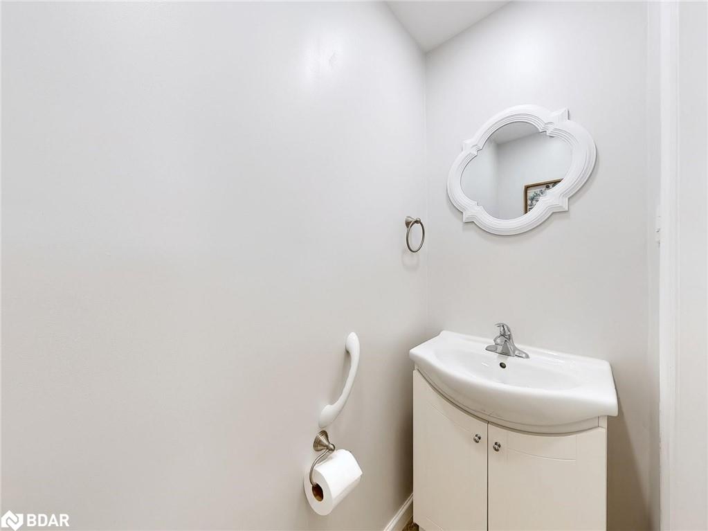 124 Mcelroy Road E Property Photo 14