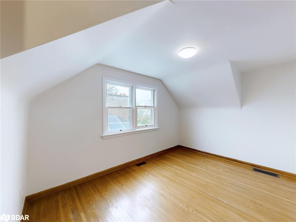 124 Mcelroy Road E Property Photo 17