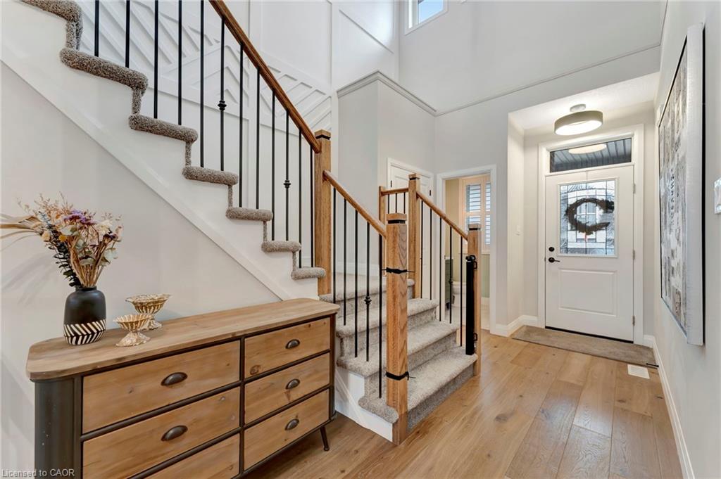 27 Queensgate Crescent Property Photo 5