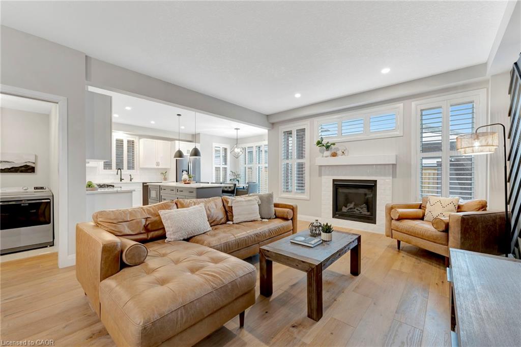 27 Queensgate Crescent Property Photo 6