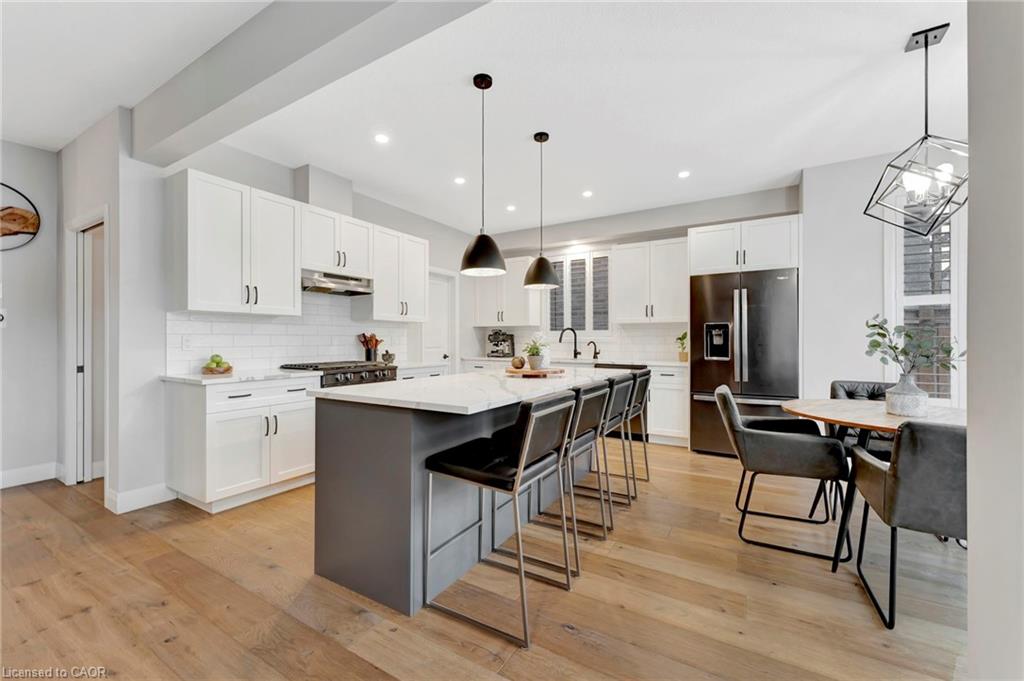 27 Queensgate Crescent Property Photo 8