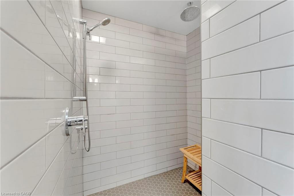 27 Queensgate Crescent Property Photo 22