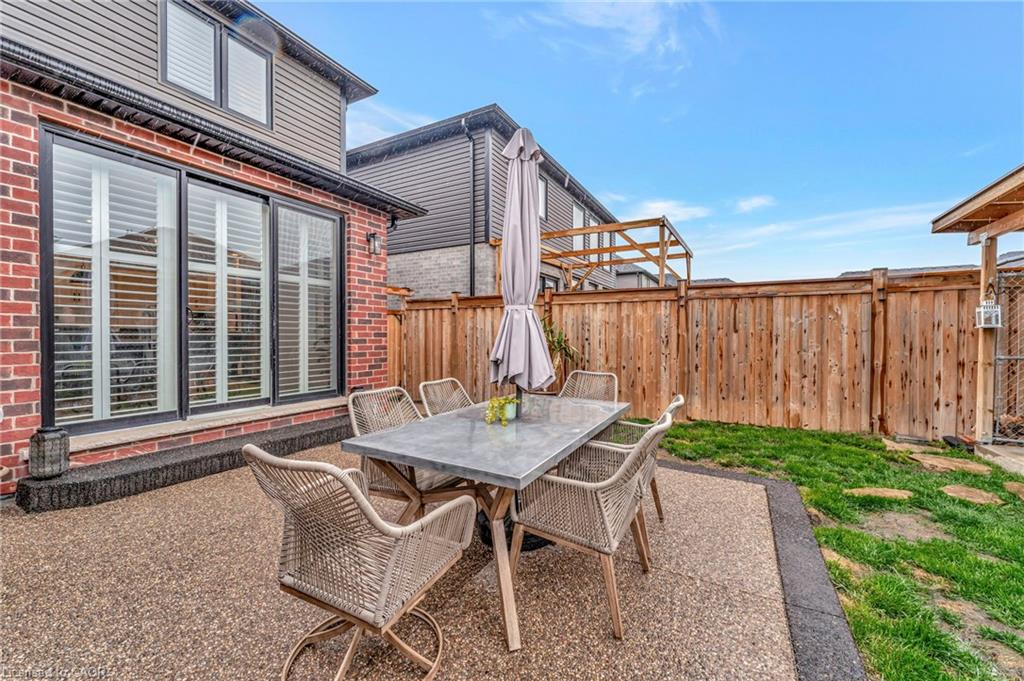 27 Queensgate Crescent Property Photo 32