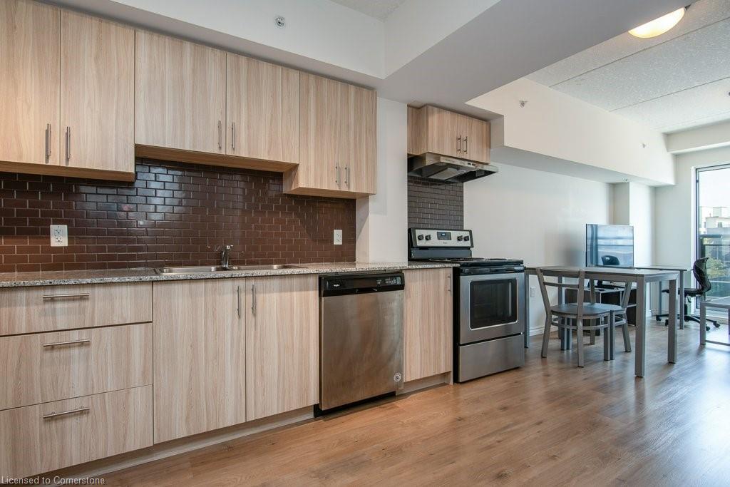G202-275 Larch Street Property Photo 4