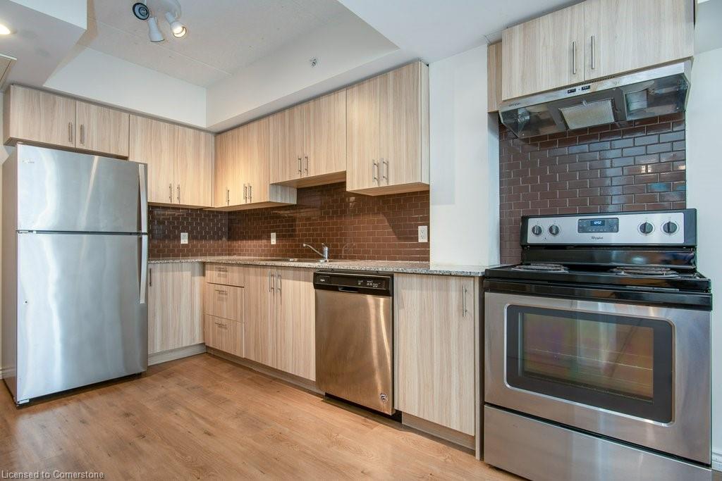 G202-275 Larch Street Property Photo 6