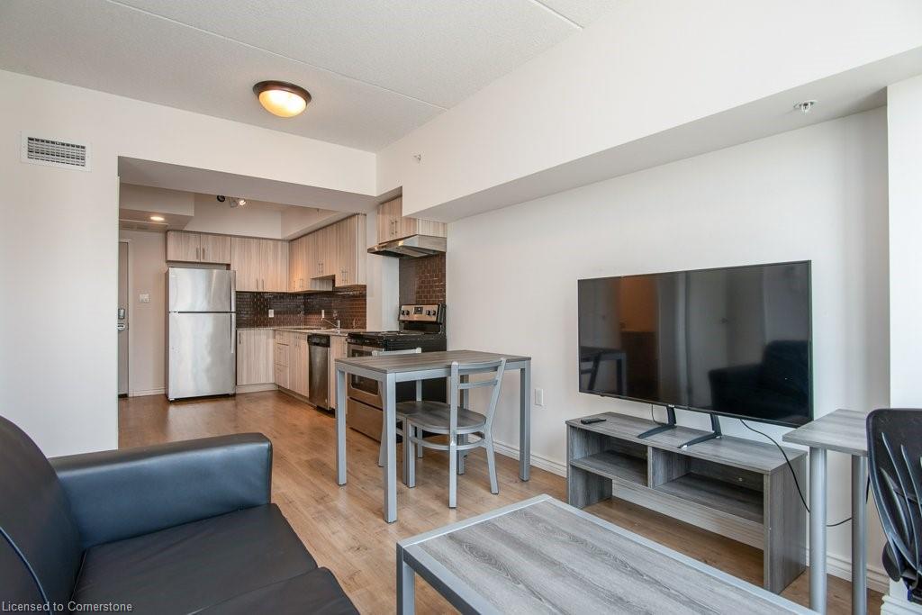 G202-275 Larch Street Property Photo 14