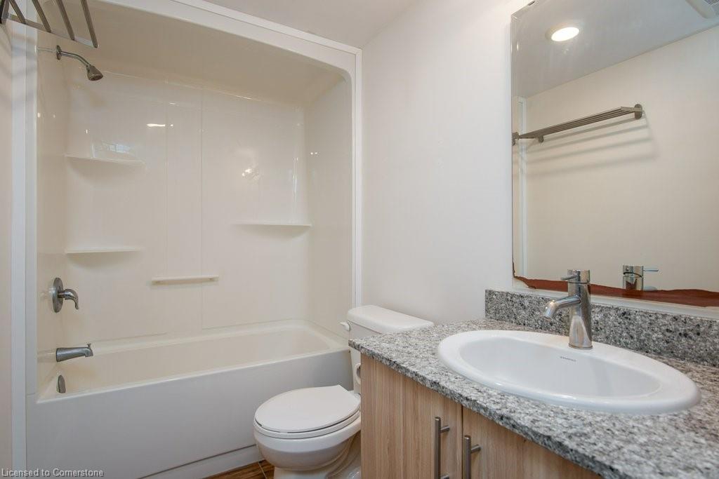 G202-275 Larch Street Property Photo 16