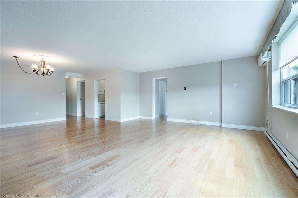 305-28 Robinson Street N Property Photo 18