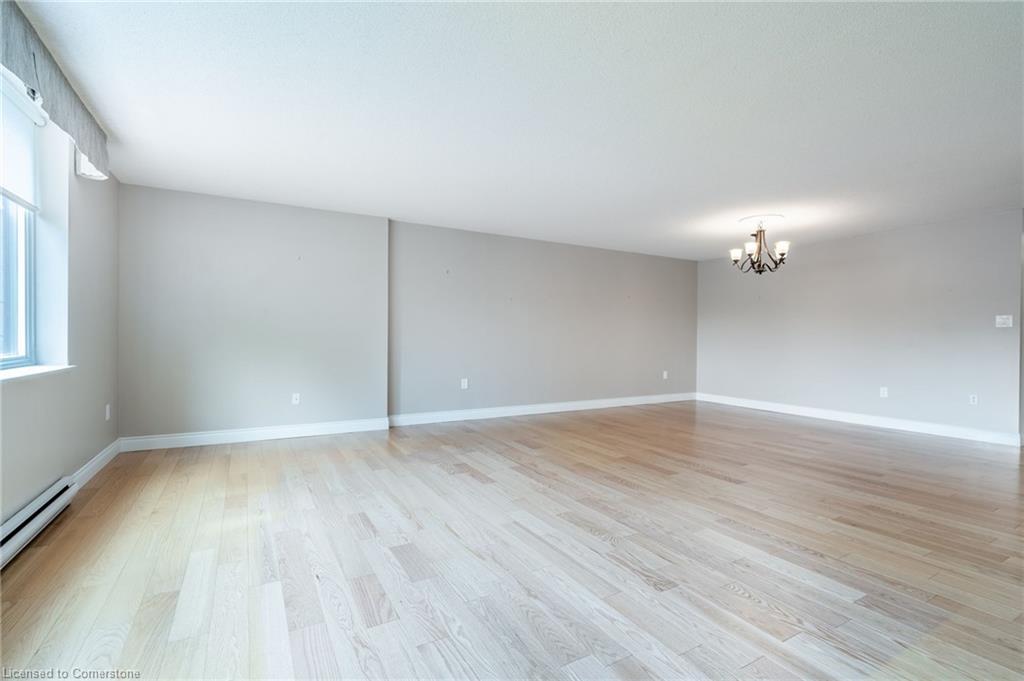 305-28 Robinson Street N Property Photo 19