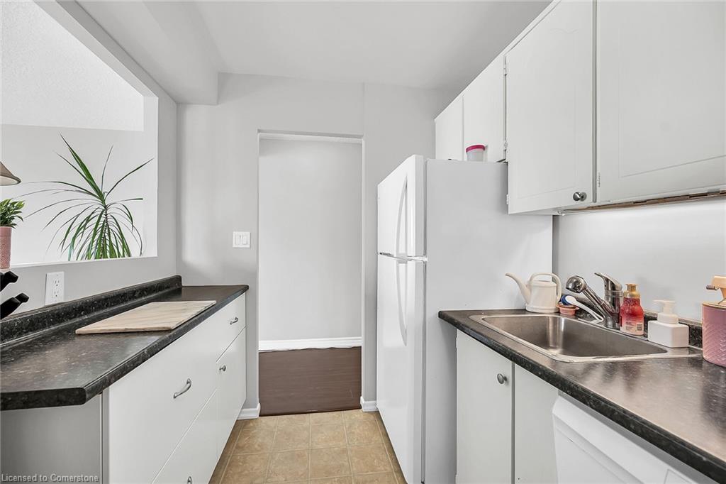 2908-150 Charlton Avenue E Property Photo 8