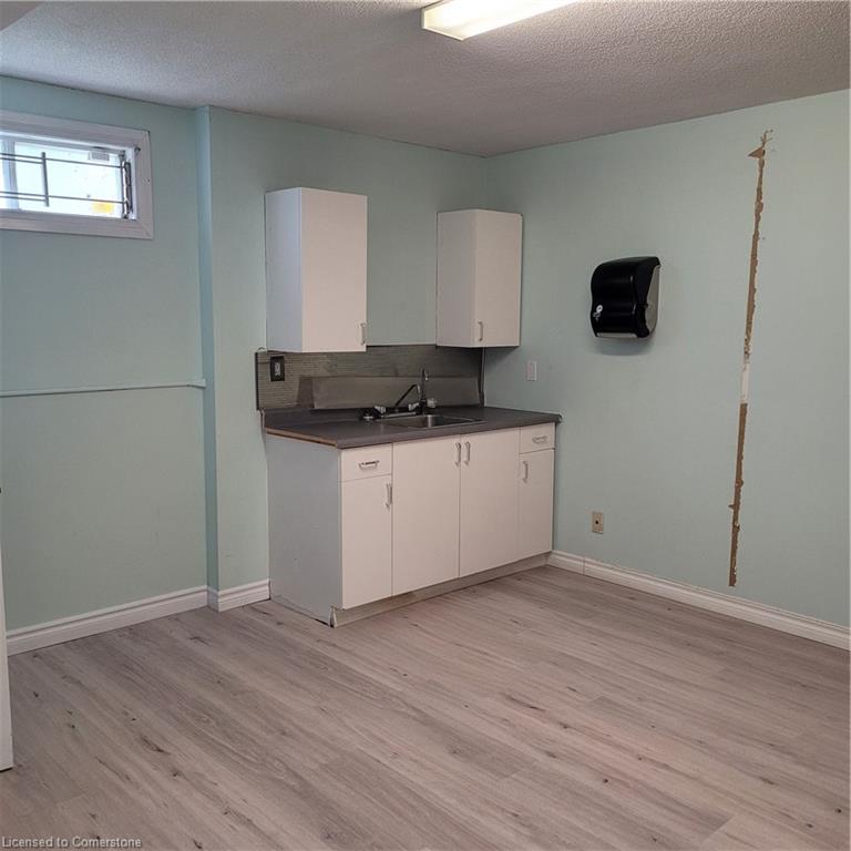 382 Queen Street W Property Photo 1