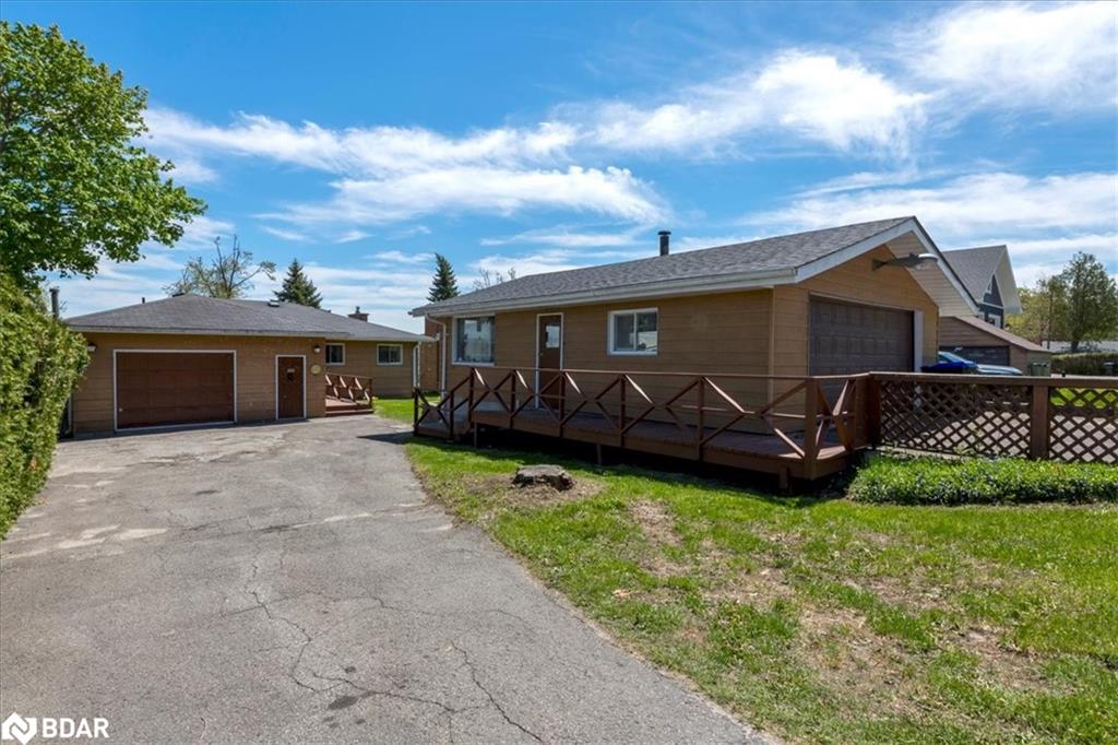 2225 Lakeshore Road E Property Photo 1