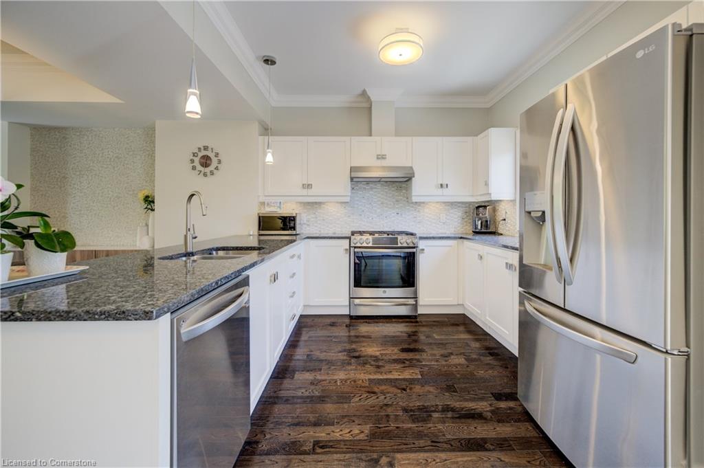 7-44 Flamboro Street Property Photo 8