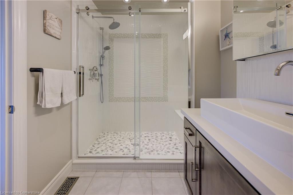 7-44 Flamboro Street Property Photo 28