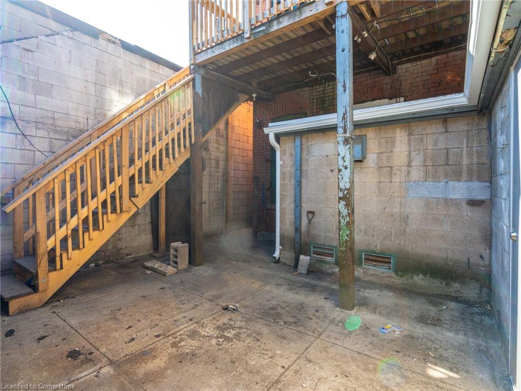 681 Barton Street Property Photo 18