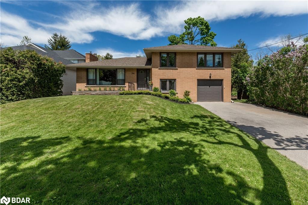 296 Codrington Street Property Photo 2