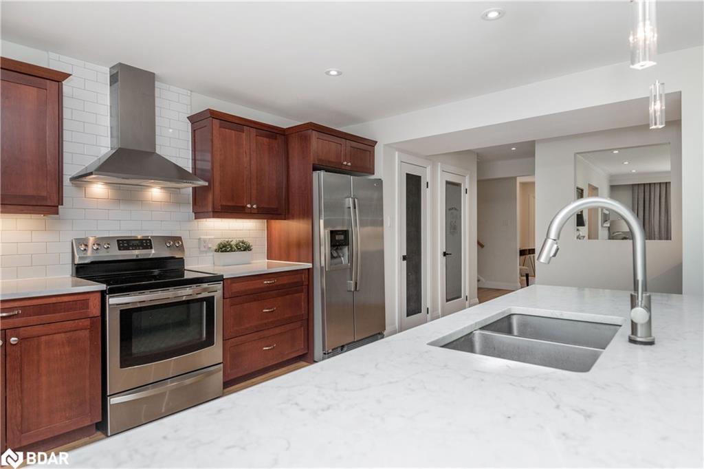 296 Codrington Street Property Photo 13