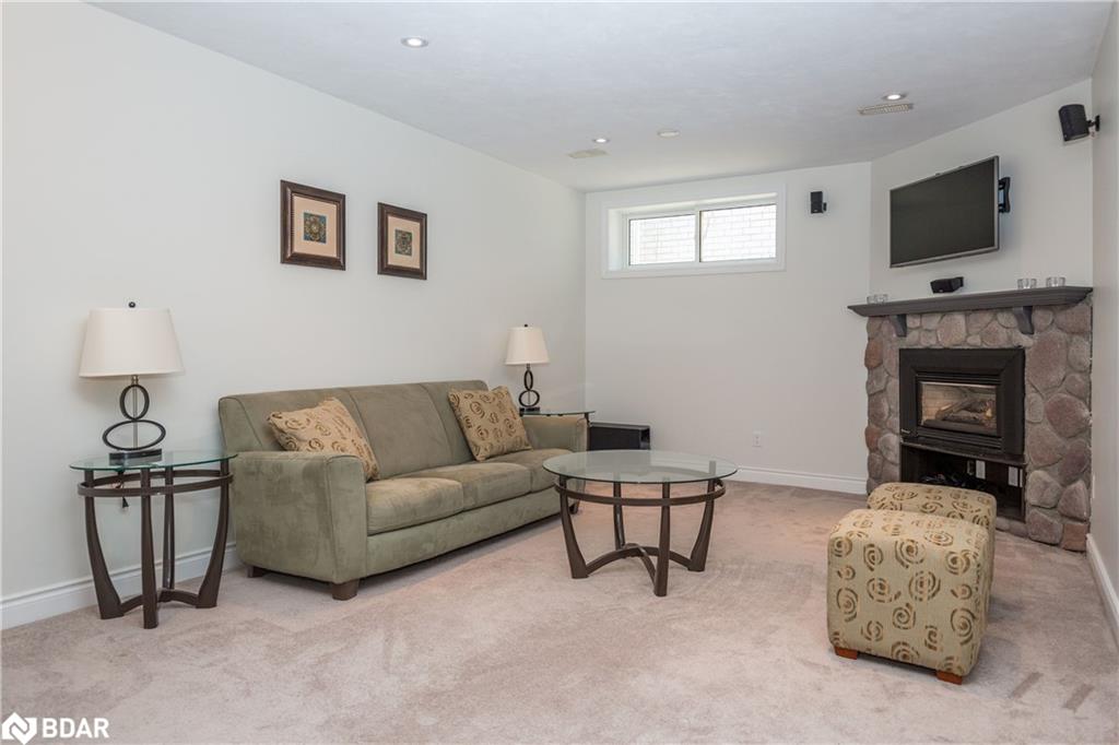 296 Codrington Street Property Photo 25