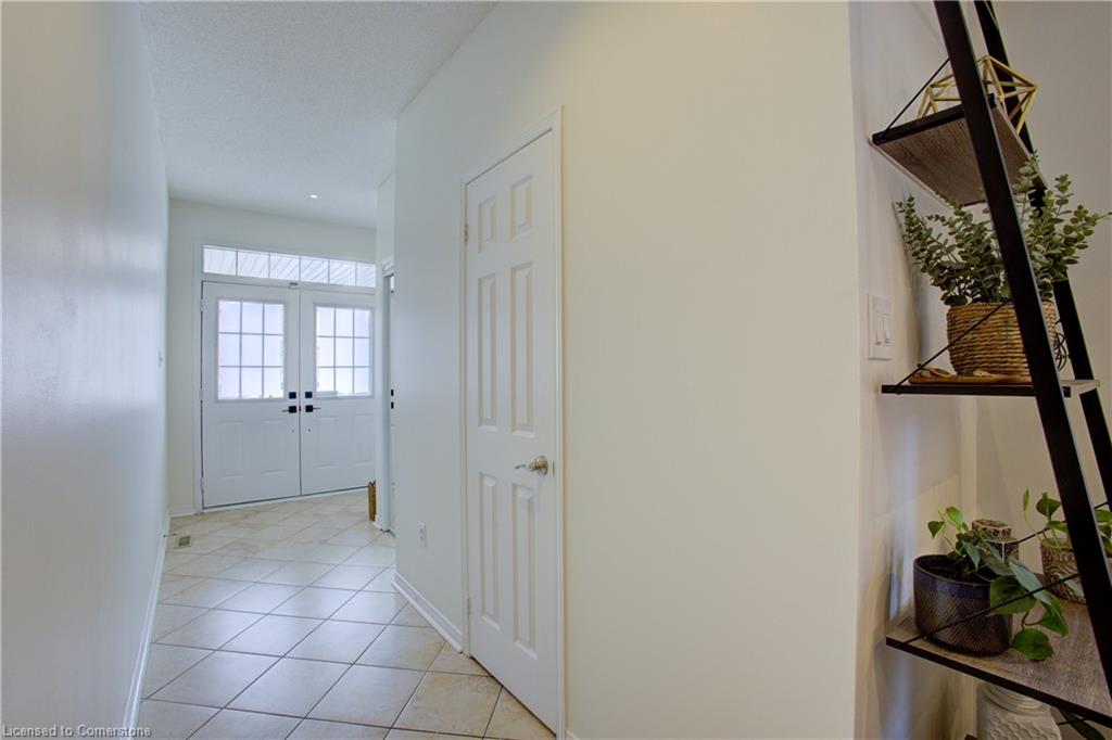 27 Portrush Trail Property Photo 3