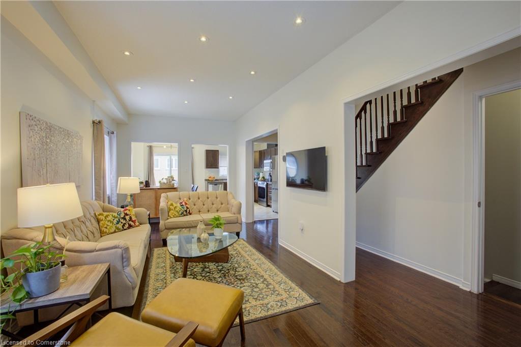 27 Portrush Trail Property Photo 5