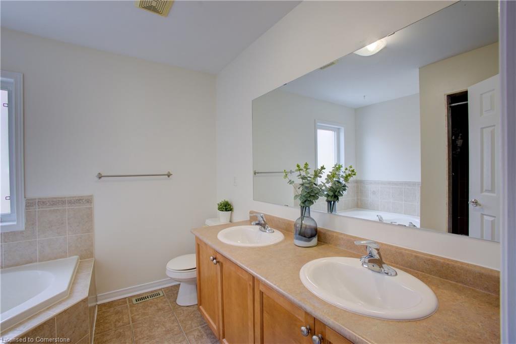 27 Portrush Trail Property Photo 16