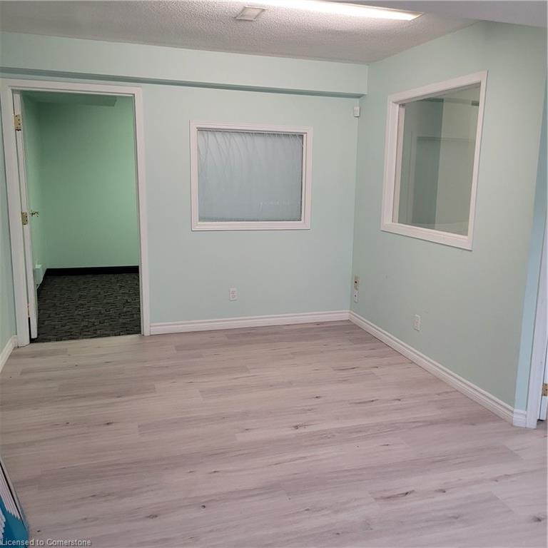 382 Queen Street Property Photo 5