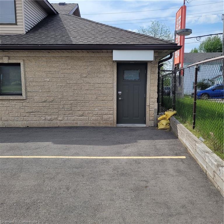 382 Queen Street Property Photo 16