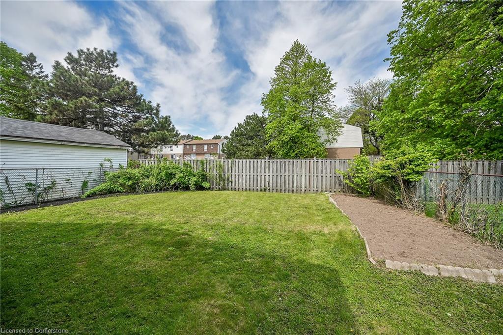 567 Queen Victoria Drive Property Photo 43