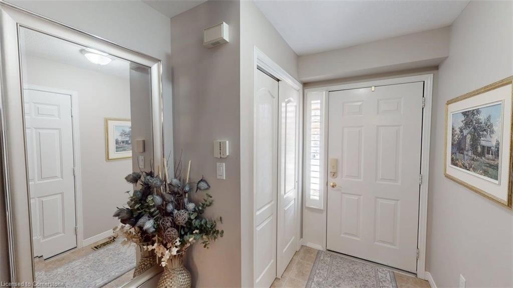 3-348 Highland Road W Property Photo 5