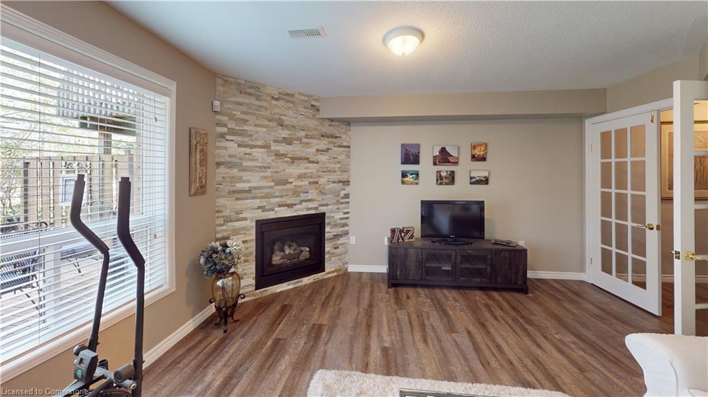 3-348 Highland Road W Property Photo 28