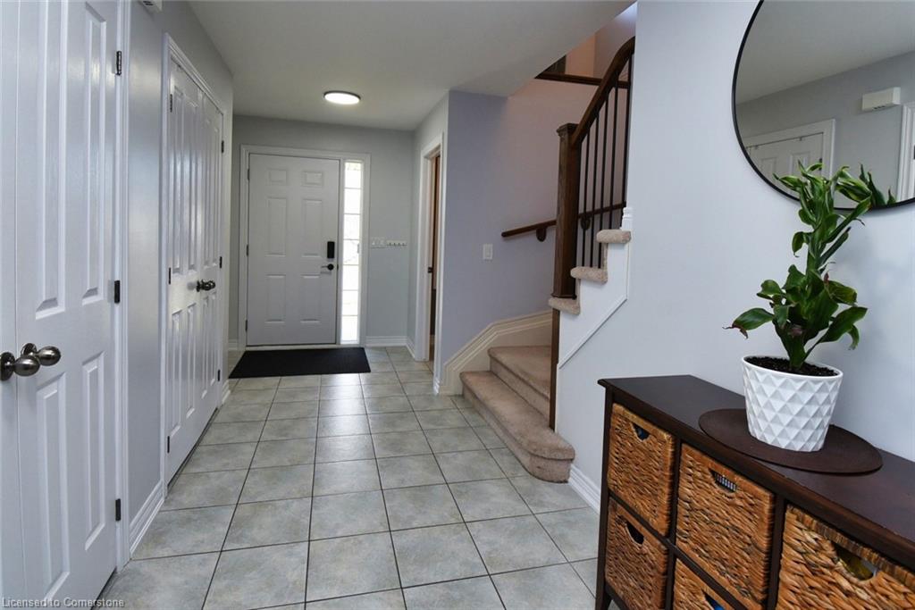 160 Wallace Avenue S Property Photo 3