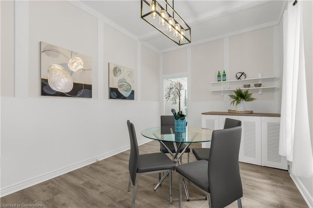 16 Murray Street E Property Photo 10