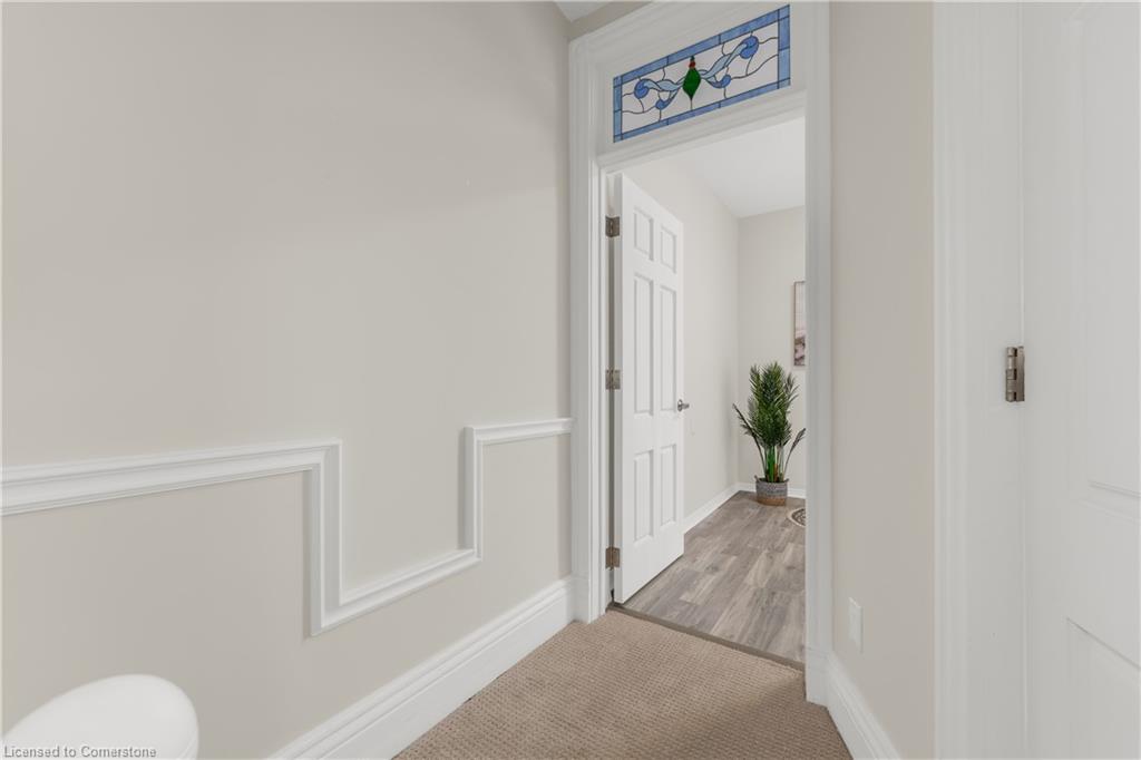 16 Murray Street E Property Photo 16
