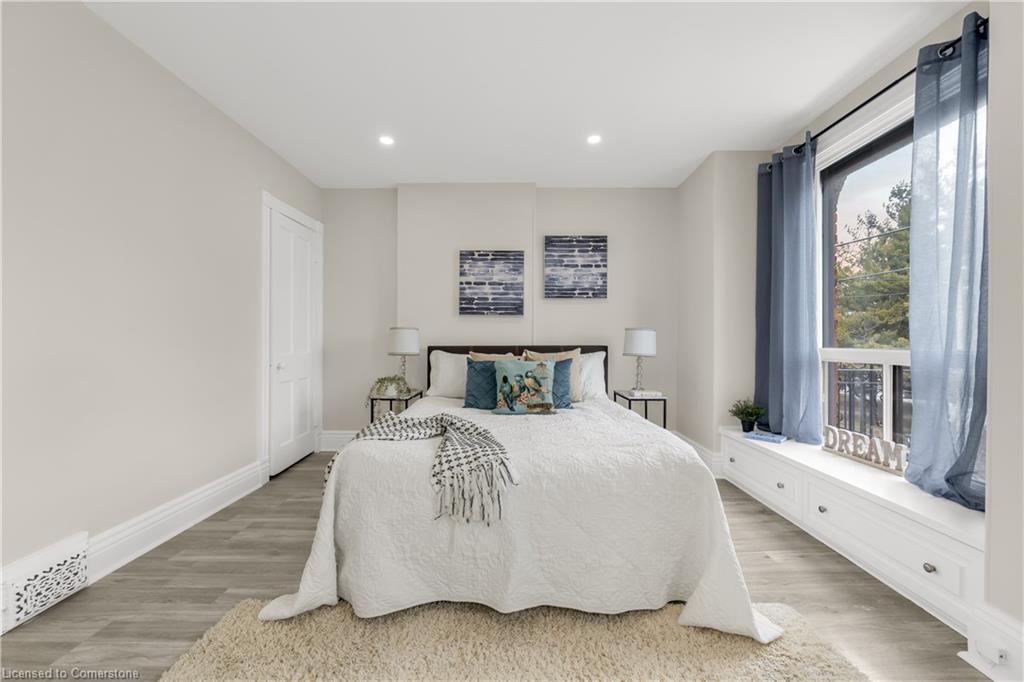 16 Murray Street E Property Photo 20