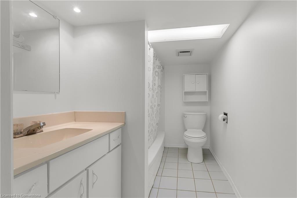 16 Murray Street E Property Photo 24