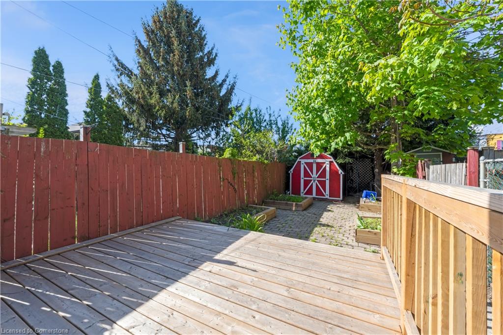 16 Murray Street E Property Photo 25