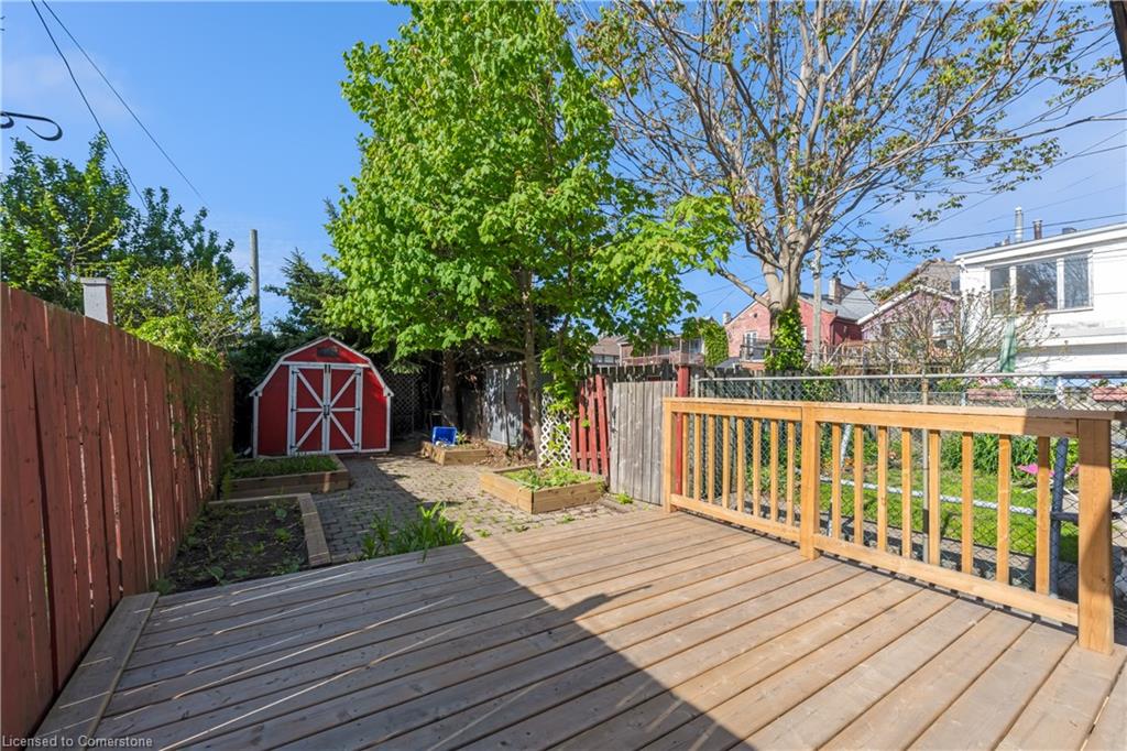 16 Murray Street E Property Photo 26