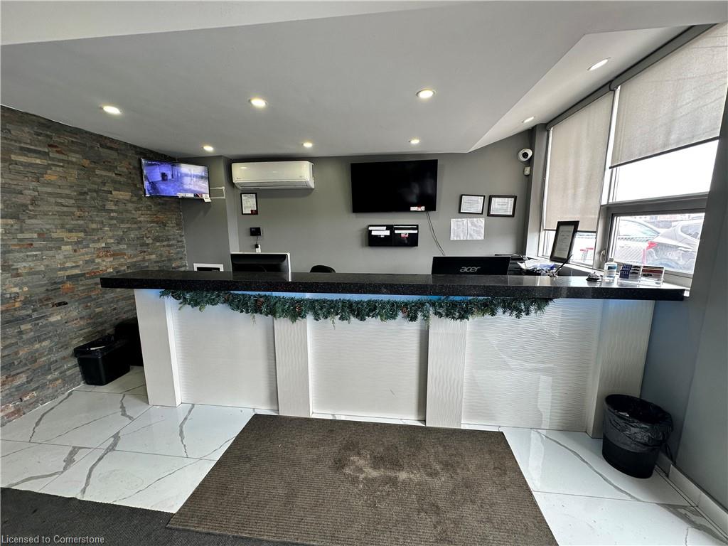 14 Stafford Drive Property Photo 8