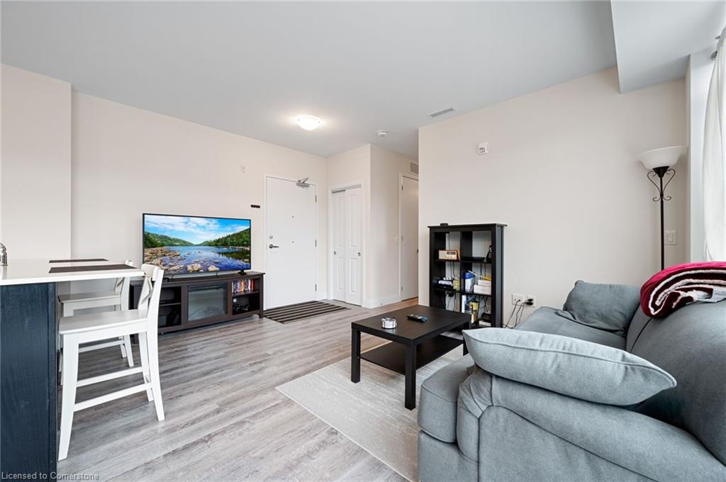 416-1 Redfern Avenue Property Photo 15