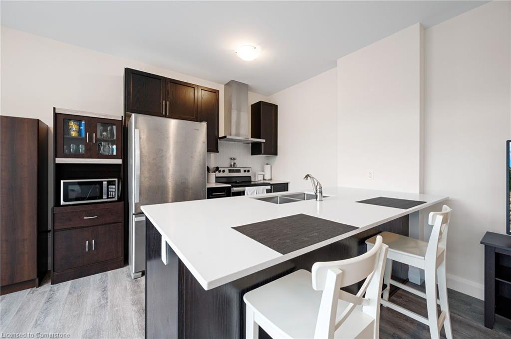 416-1 Redfern Avenue Property Photo 17