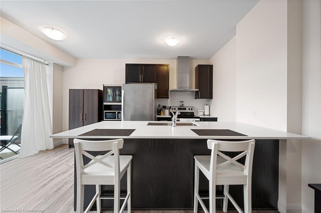 416-1 Redfern Avenue Property Photo 18