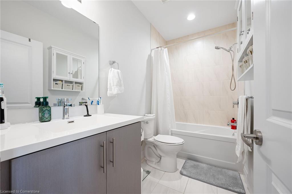 416-1 Redfern Avenue Property Photo 26