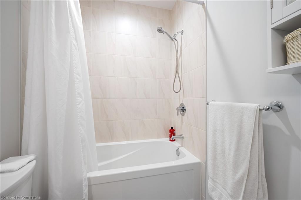 416-1 Redfern Avenue Property Photo 28