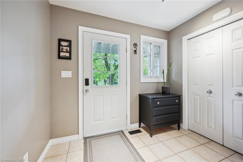 9 Park Avenue E Property Photo 5