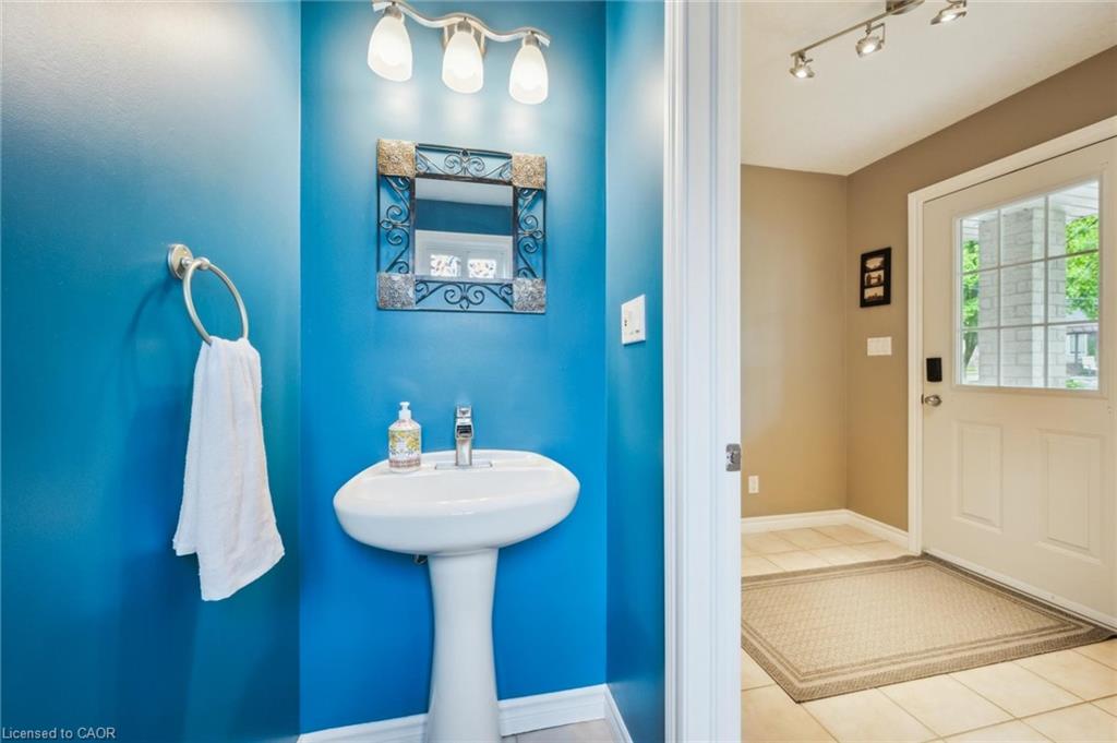 9 Park Avenue E Property Photo 7