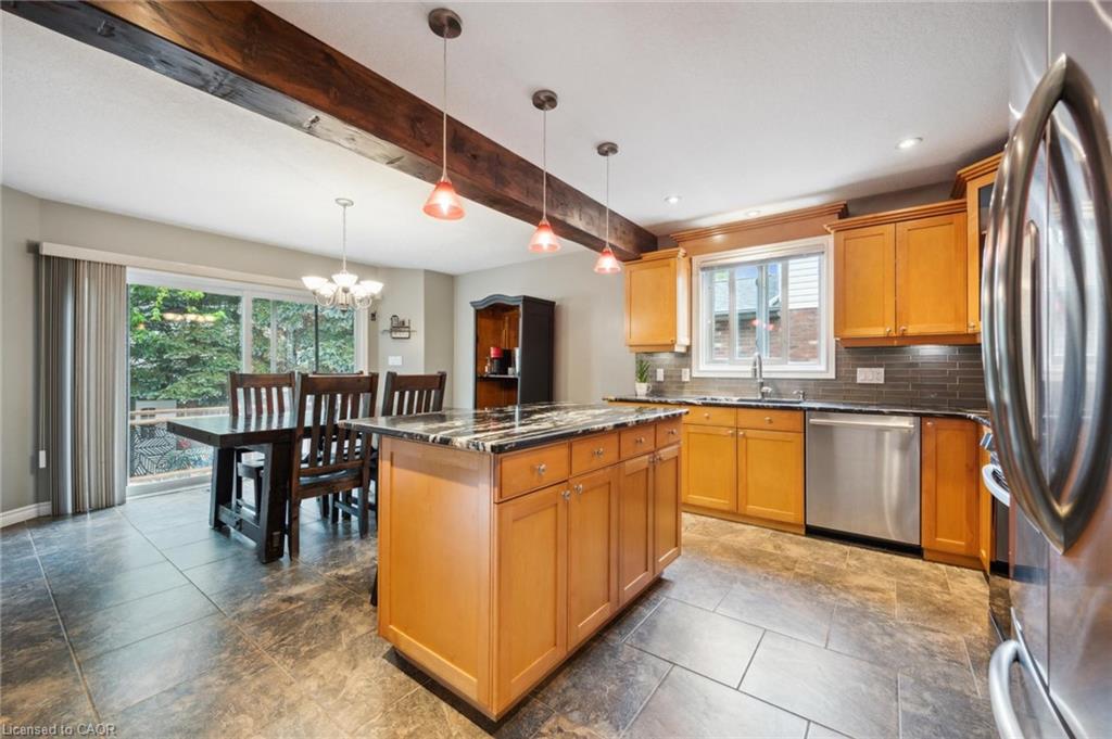 9 Park Avenue E Property Photo 11